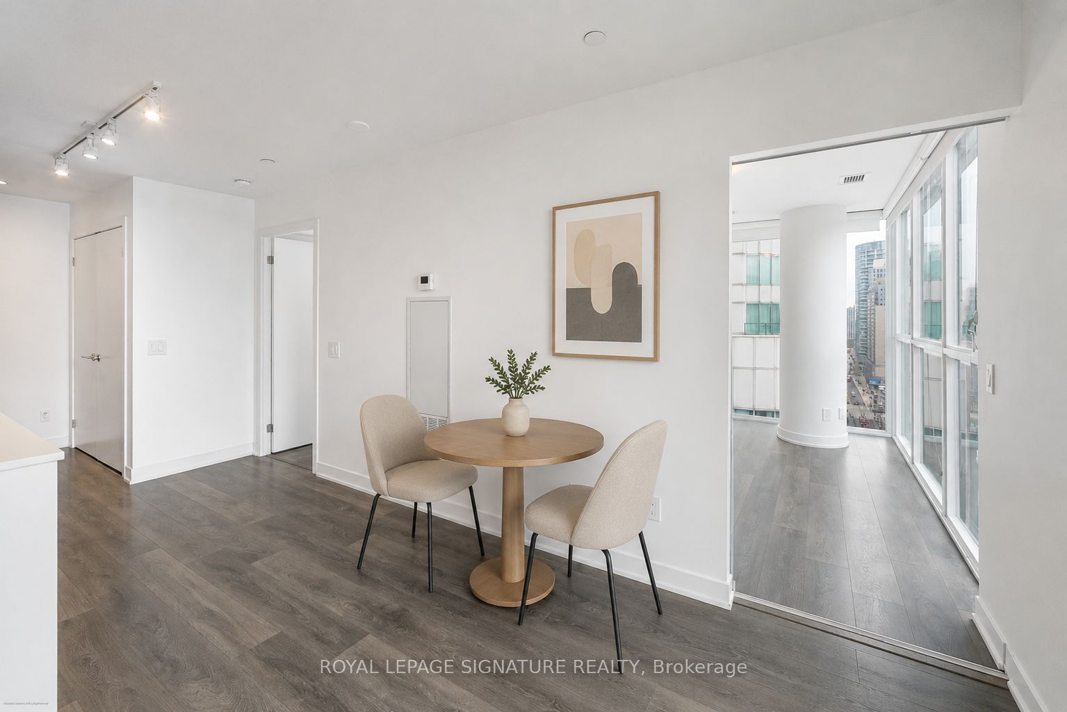 87 Peter Street 1203