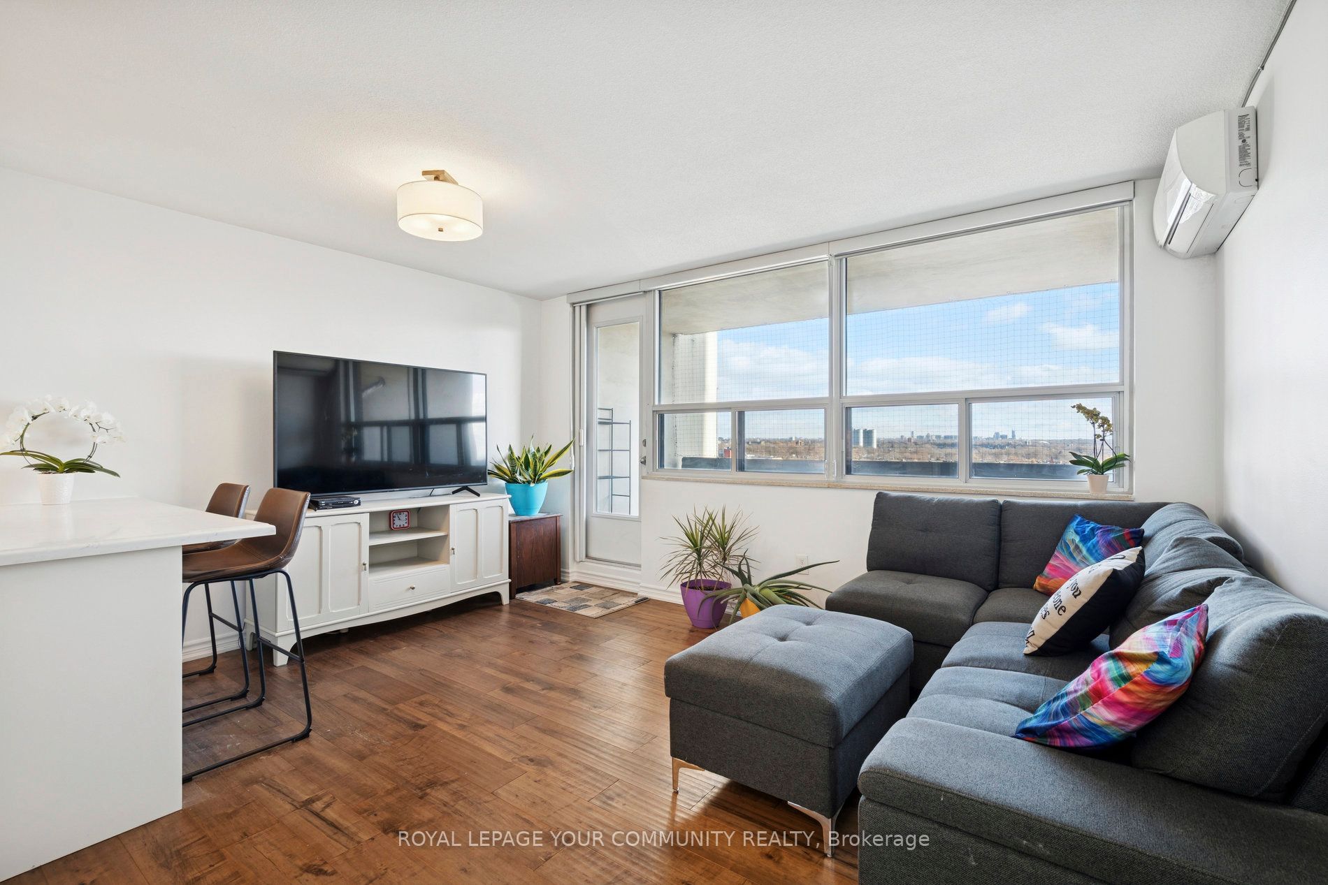 40 Homewood Avenue 1606