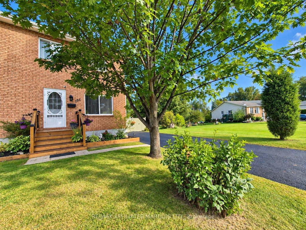 Photo of 194 Elsie Avenue, Cornwall, ON K6J 3L9 (MLS # X13821994)