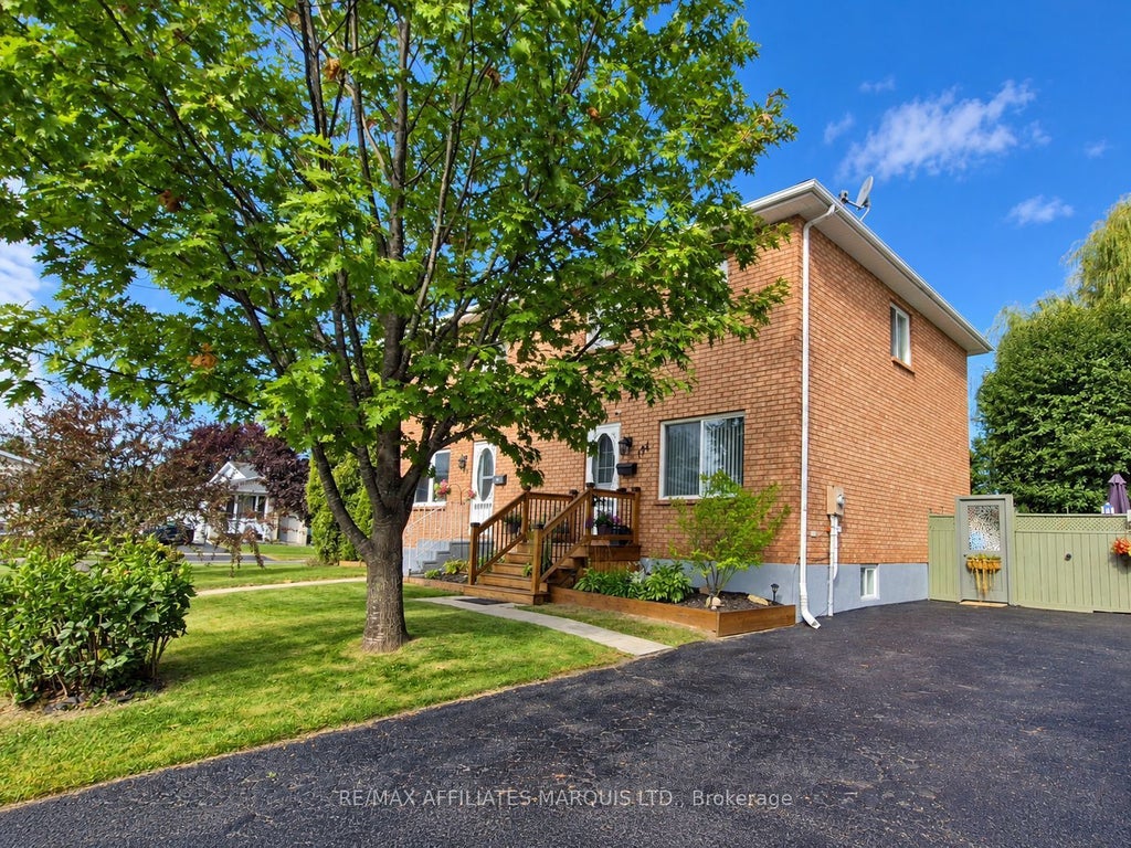 Photo of 194 Elsie Avenue, Cornwall, ON K6J 3L9 (MLS # X13821994)