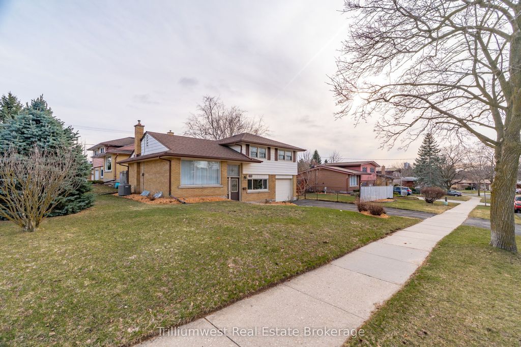 Photo of 135 Burbank Road, Kitchener, ON N2B 1E3 (MLS # X12954508)