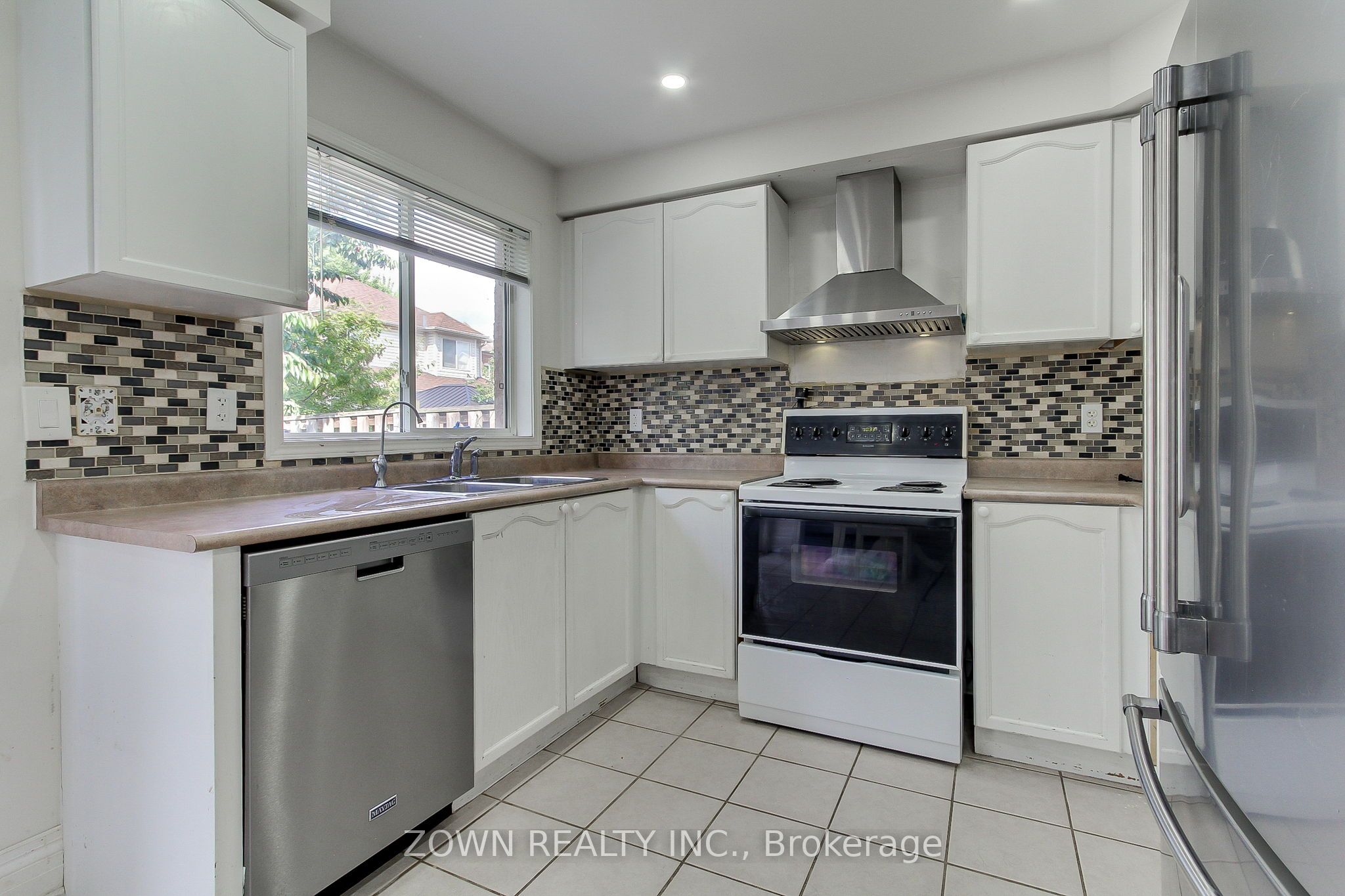 2310 Grand Oak Trail