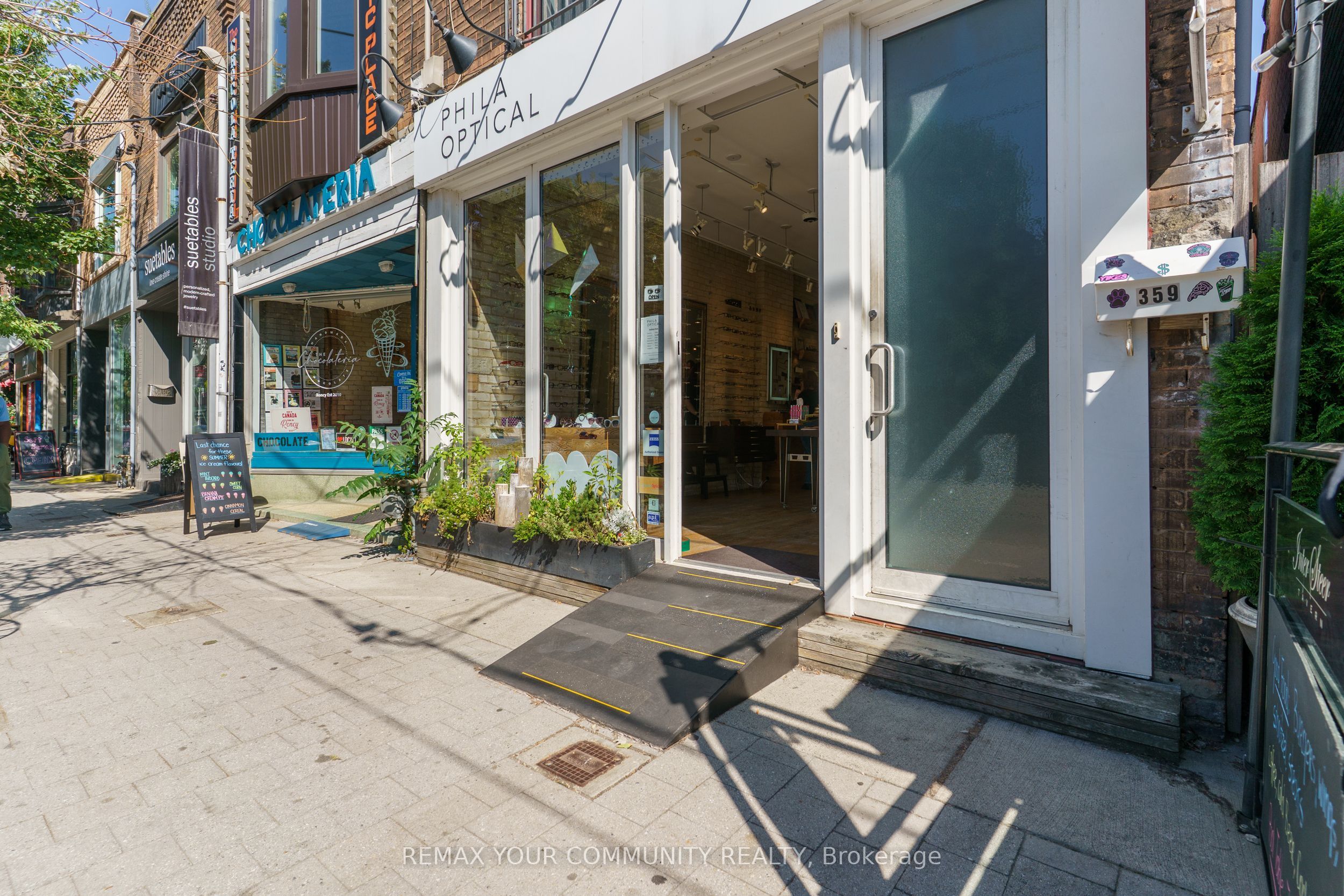 359 Roncesvalles Avenue
