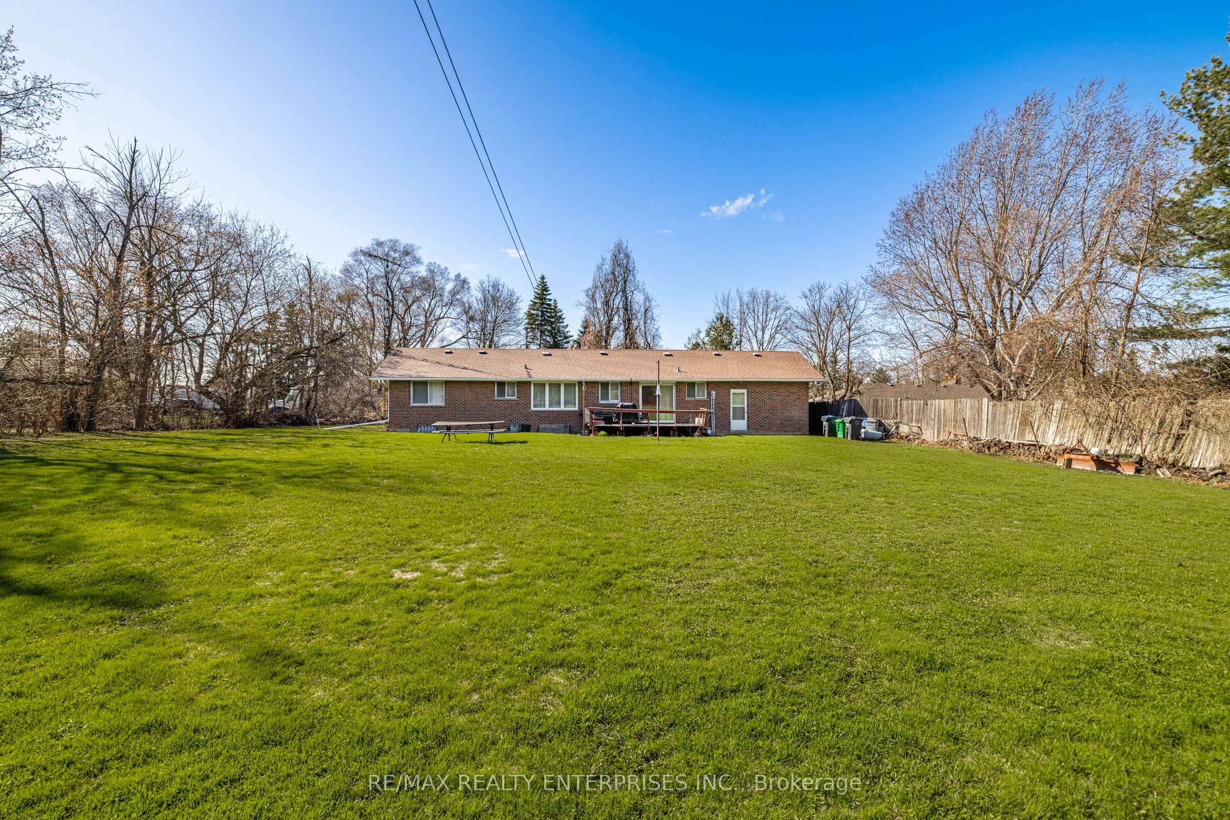 2739 Embleton Road