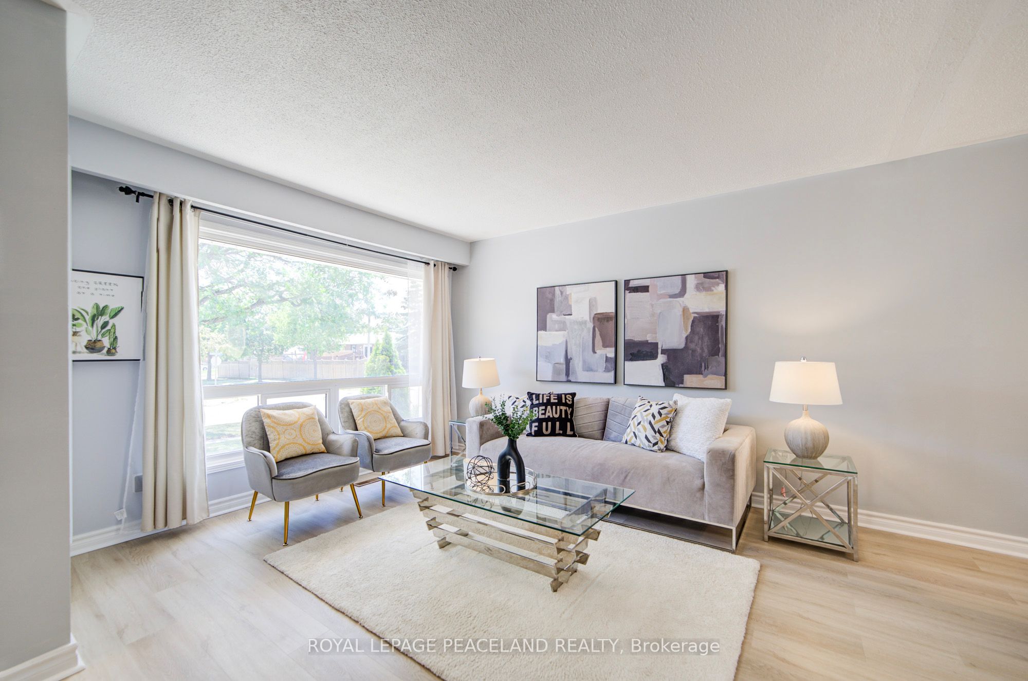 718 Eaglemount Crescent