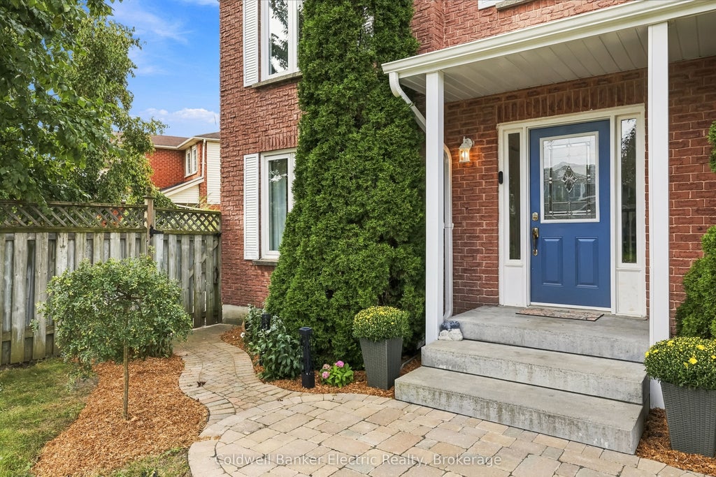 Photo of 40 Stephen Avenue, Clarington, ON L1E 1Z1 (MLS # E14114810)