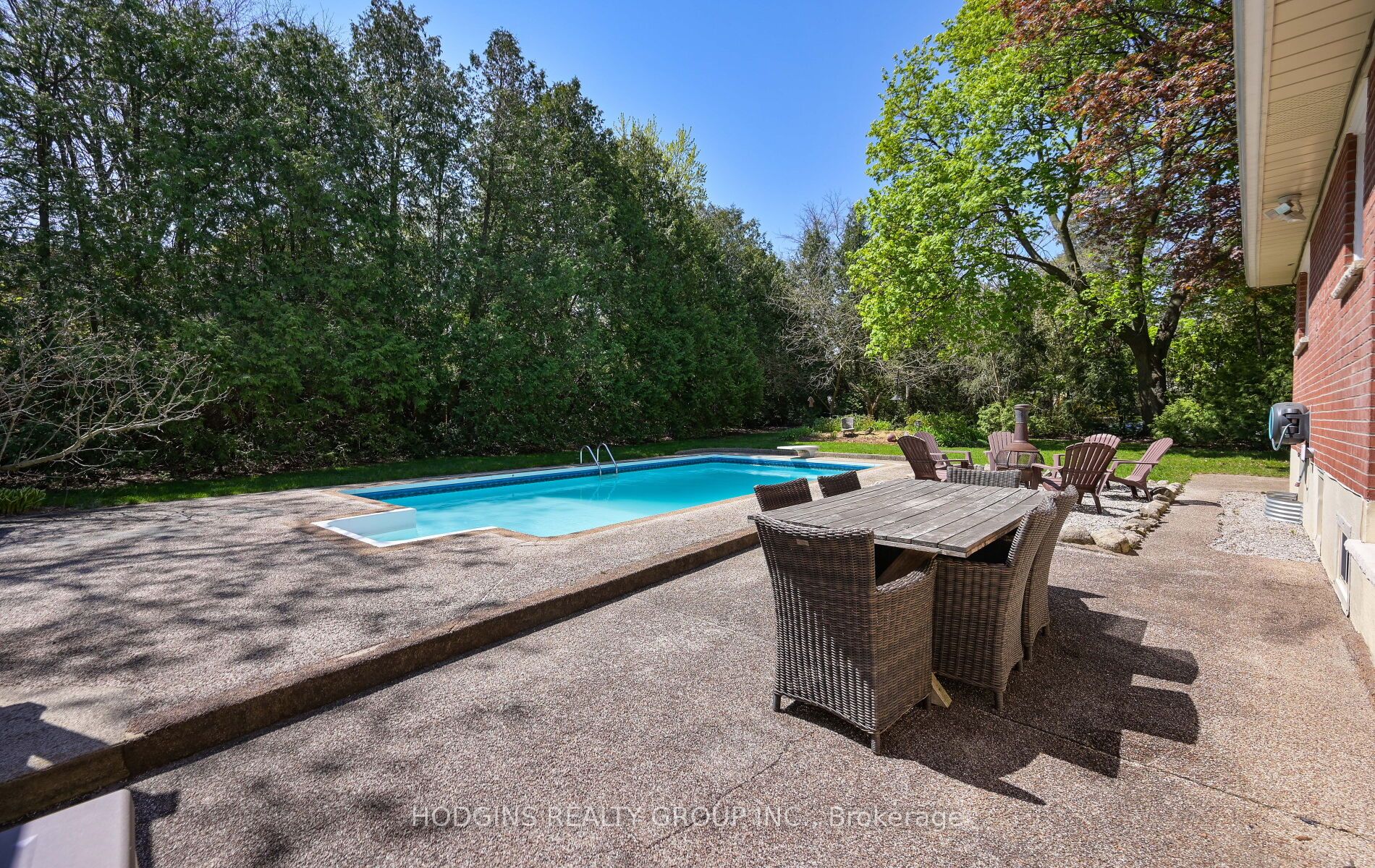 1435 Saginaw Crescent