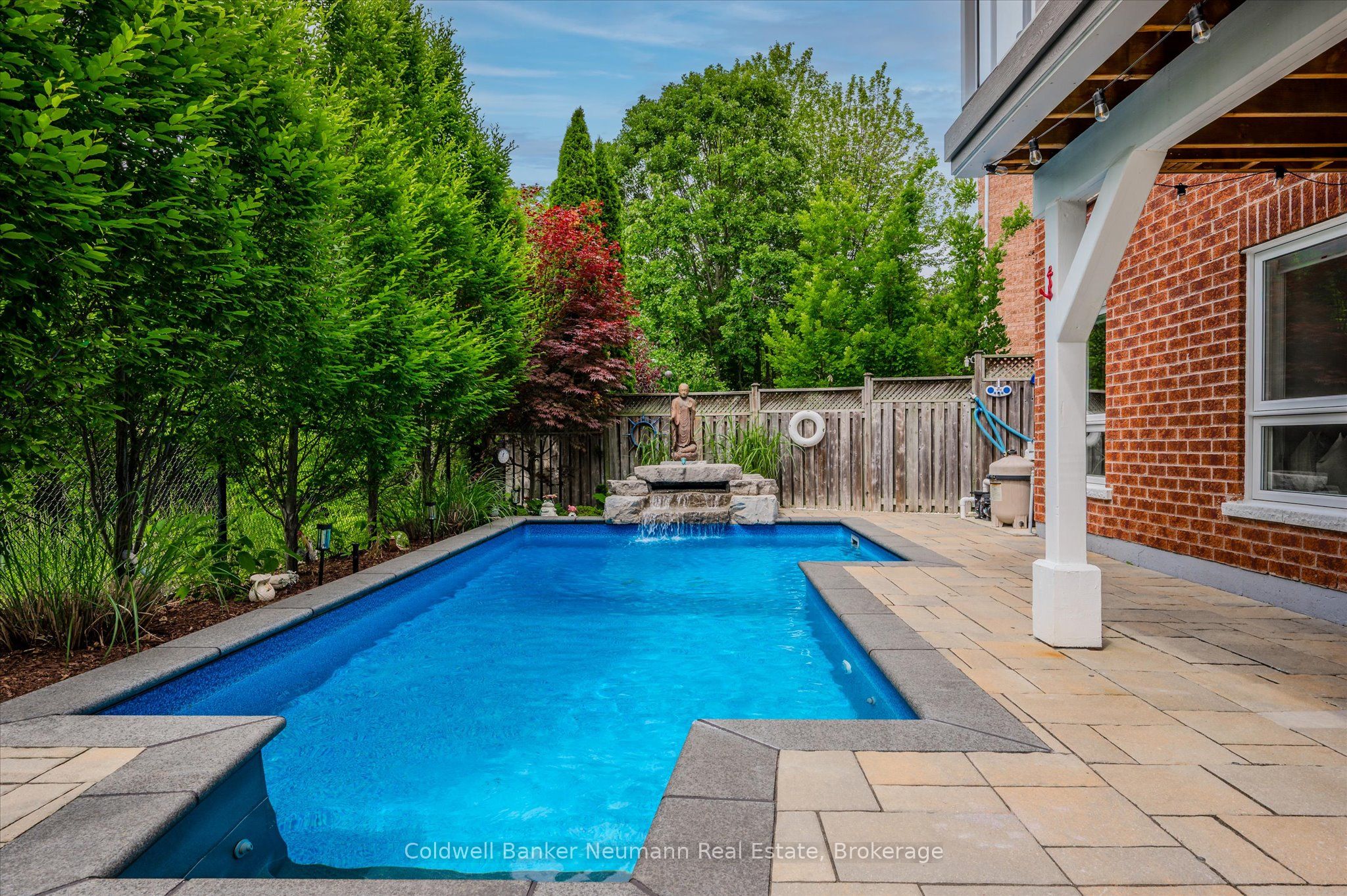 5248 Nova Crescent