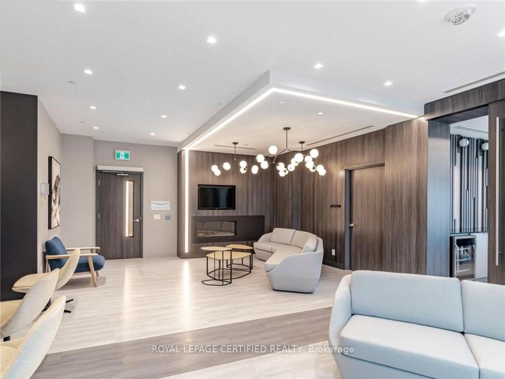 30 Samuel Wood Way 302