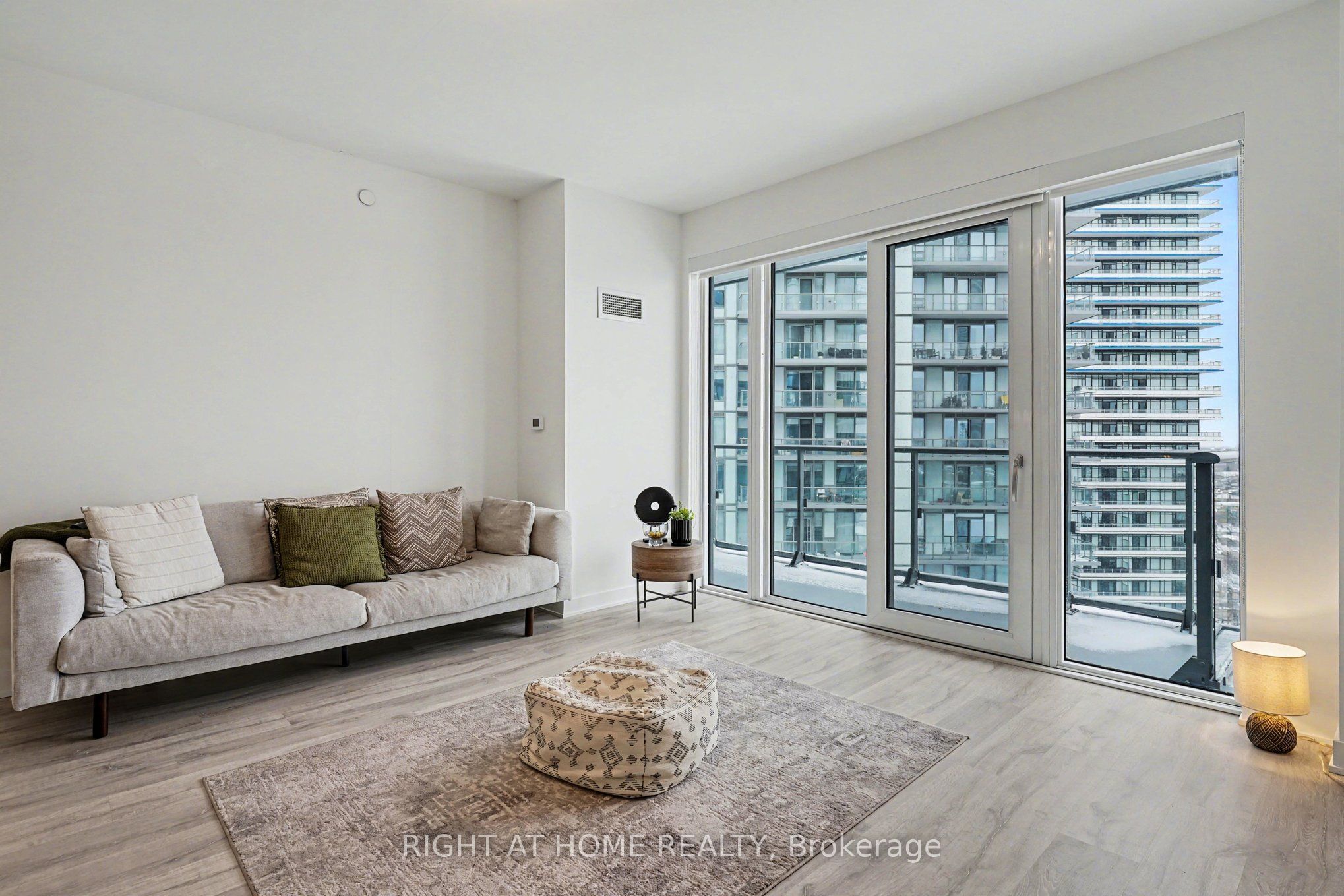 4655 Metcalfe Avenue 1404