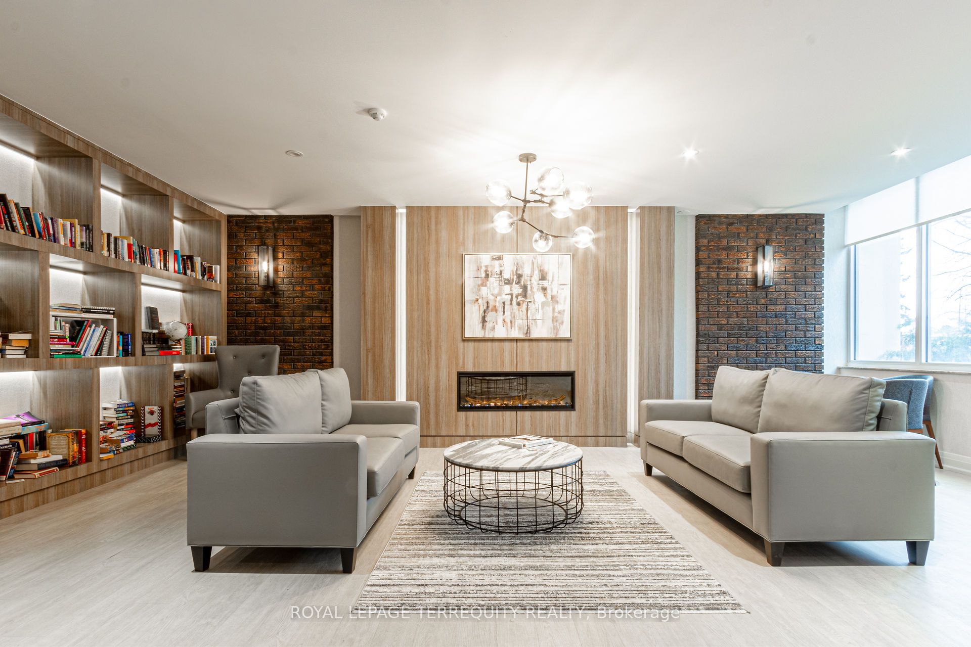 966 Inverhouse Drive 206