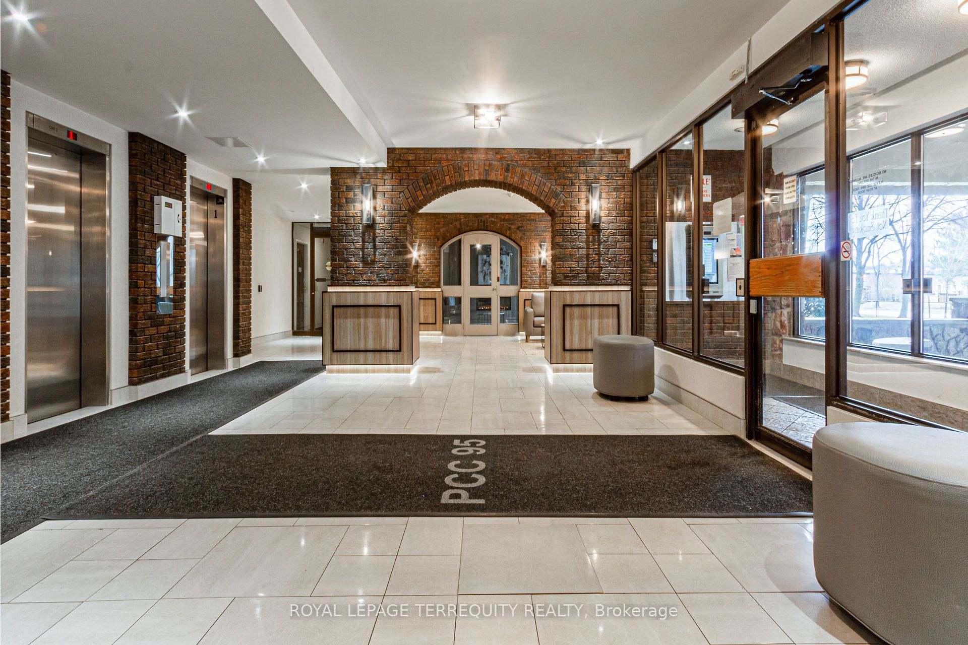 966 Inverhouse Drive 206