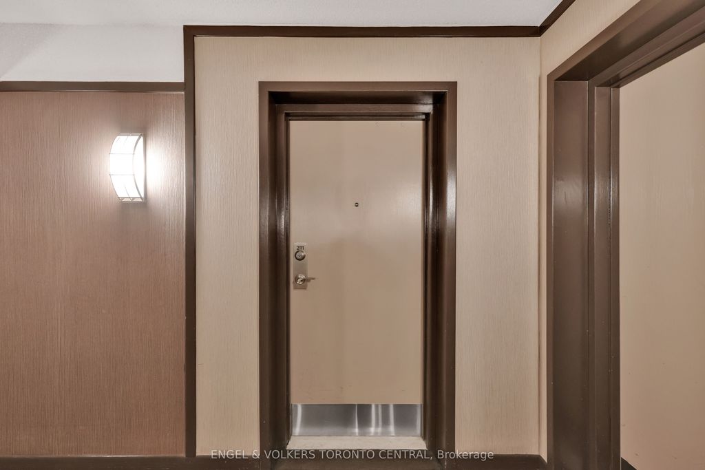 Photo of 77 Harbour Square #2111, Toronto, ON M5J 2S2 (MLS # C12704292)