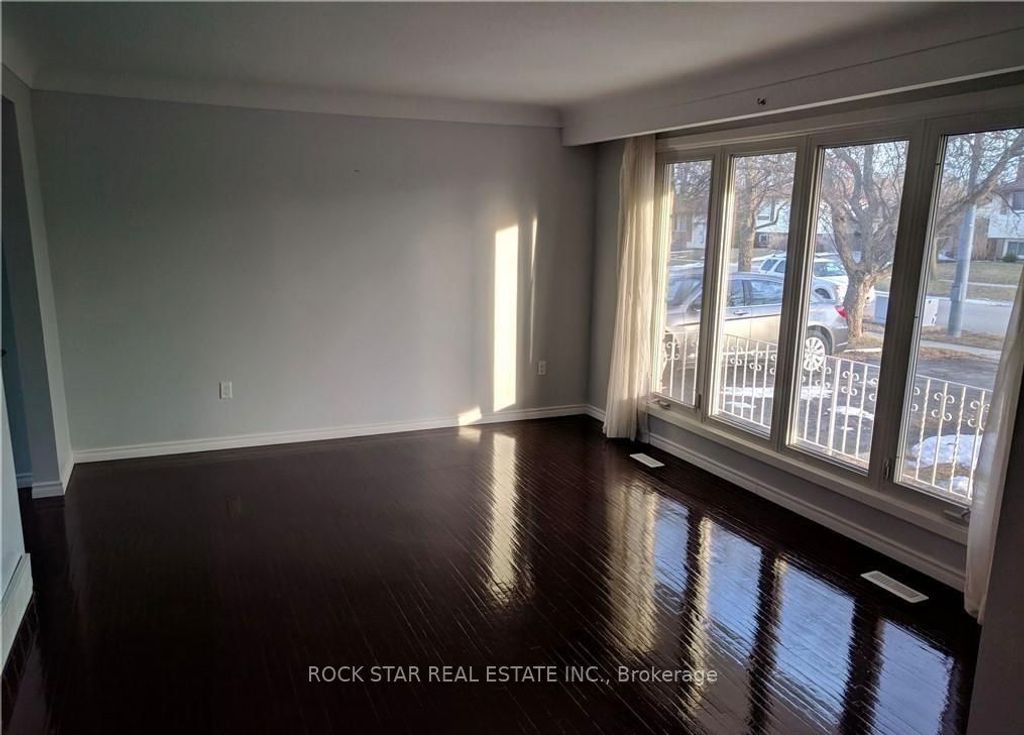 Photo of 34 PRESTON Place, Welland, ON L3C 3K3 (MLS # X12603404)