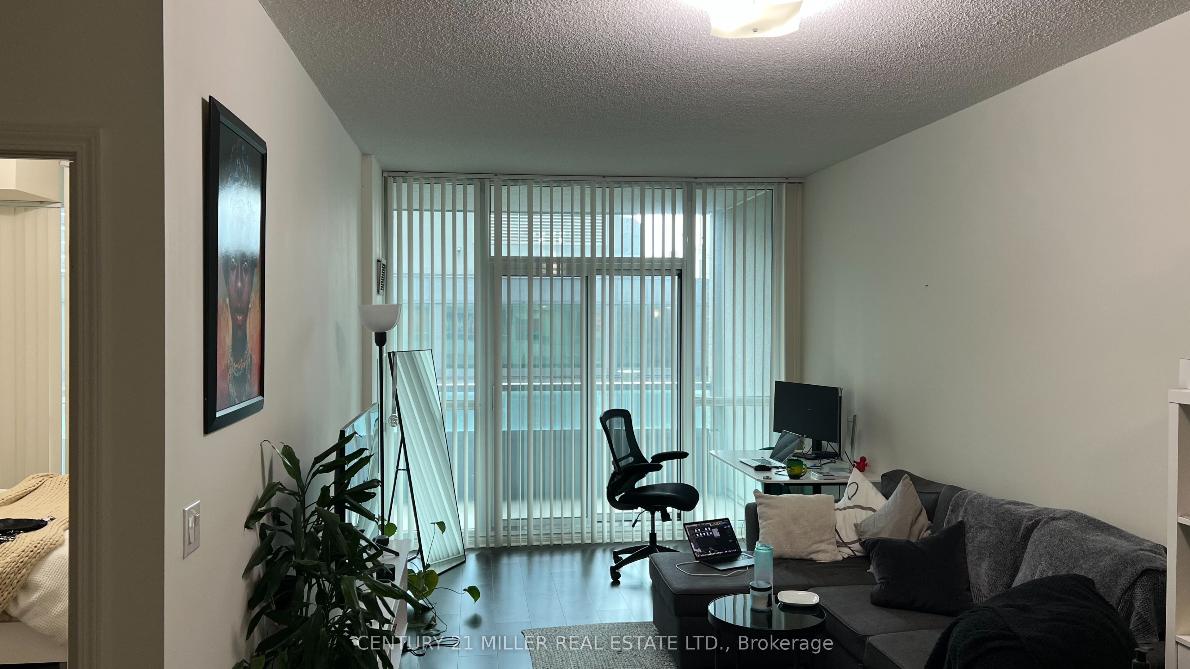 25 Lower Simcoe Street 326