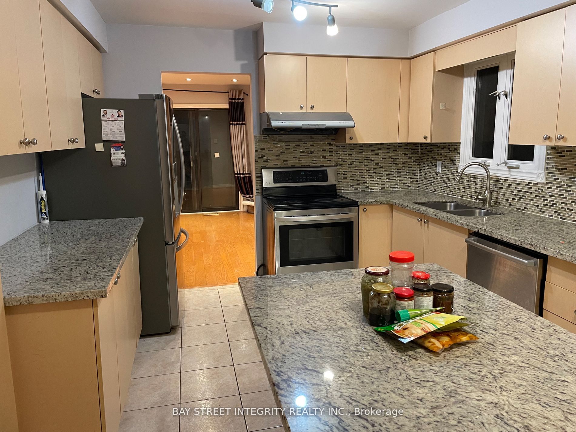 9 Forbes Crescent Main