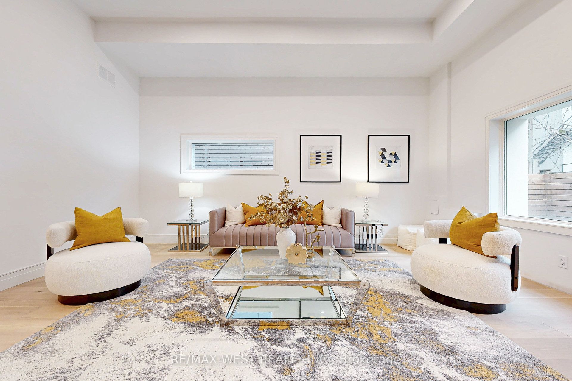 2639 R Dundas Street W 2