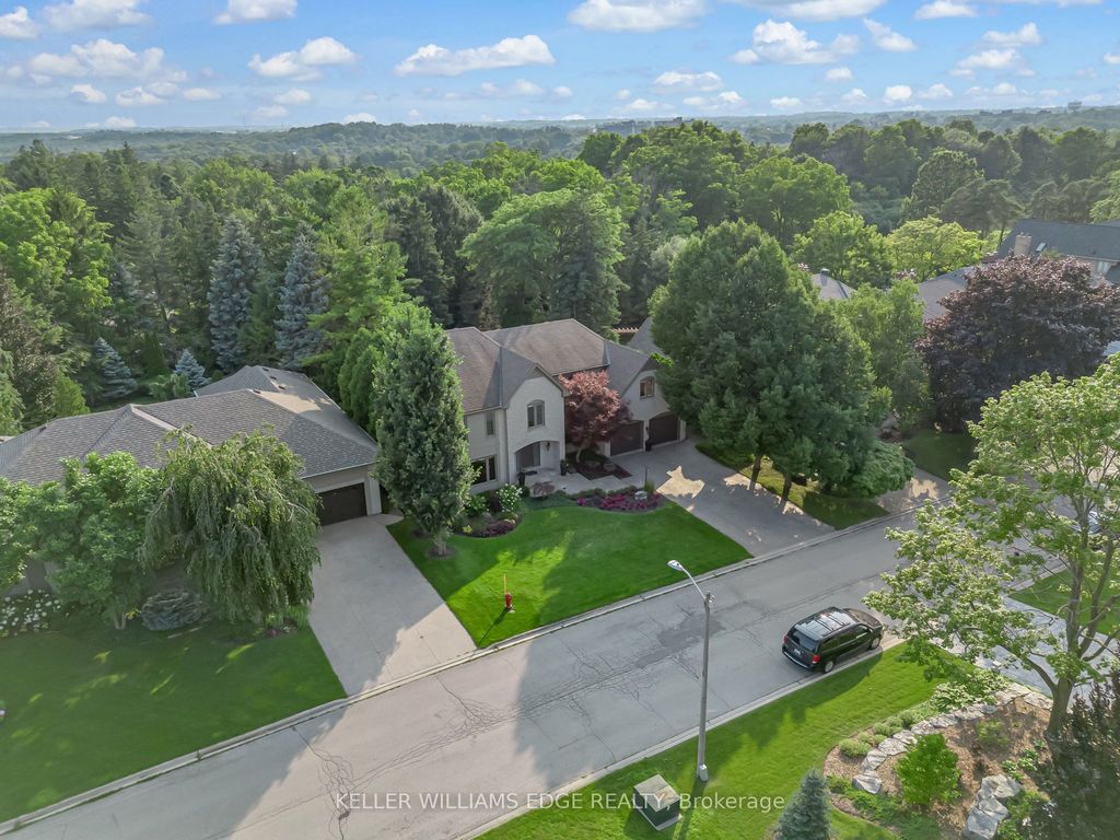 Photo of 9 Flanders Drive, Hamilton, ON L8B 0G6 (MLS # X12931444)