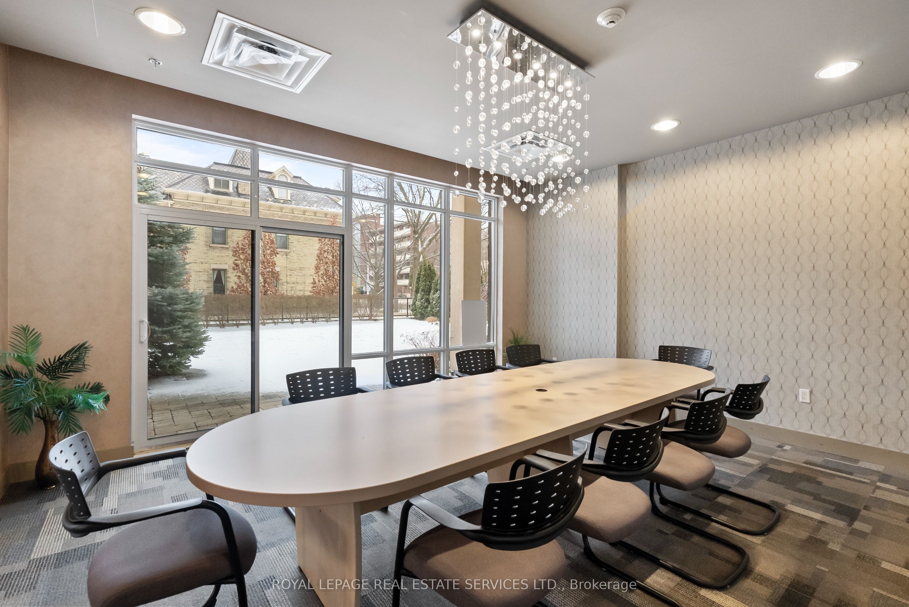 Hamilton, ON L8P 0B4, Canada, 2 Bedrooms Bedrooms, ,1 BathroomBathrooms,Residential,Active,110898