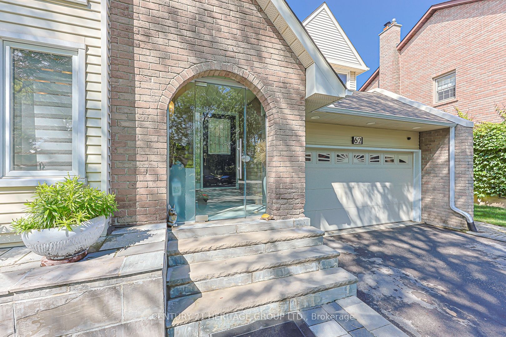 62 Greencroft Crescent