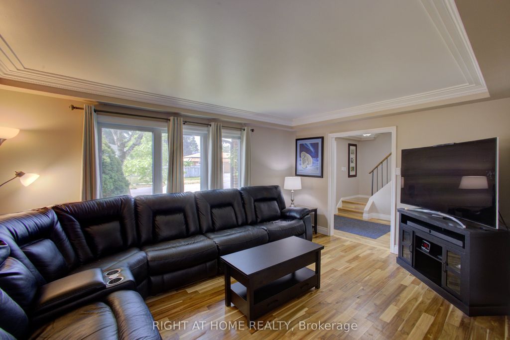 Photo of 3 Newton Drive, Orangeville, ON L9W 3E3 (MLS # W13132028)