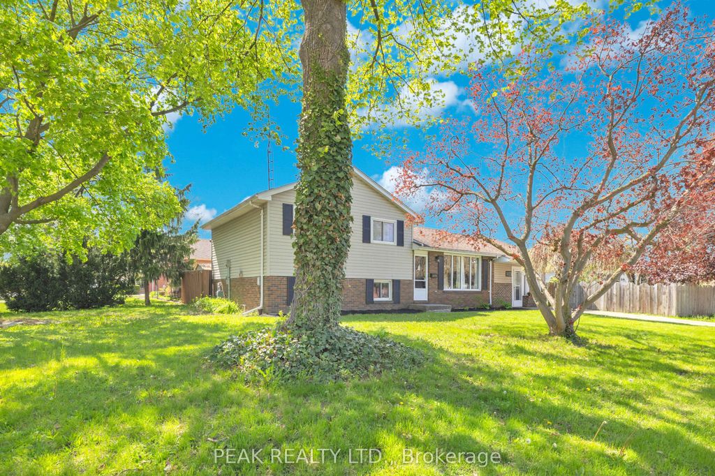 Photo of 3173 Sussex Court, Windsor, ON N8T 2C5 (MLS # X13093614)