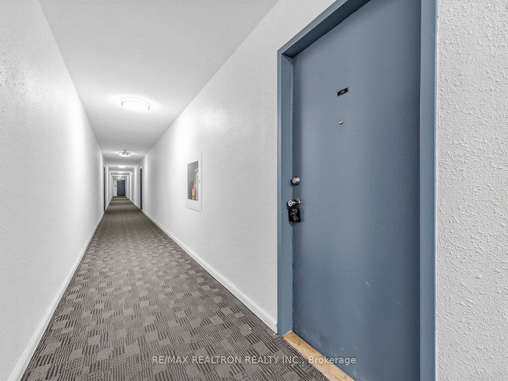 Photo of 180 Markham Road #501, Toronto, ON M1M 2Z9 (MLS # E13122534)