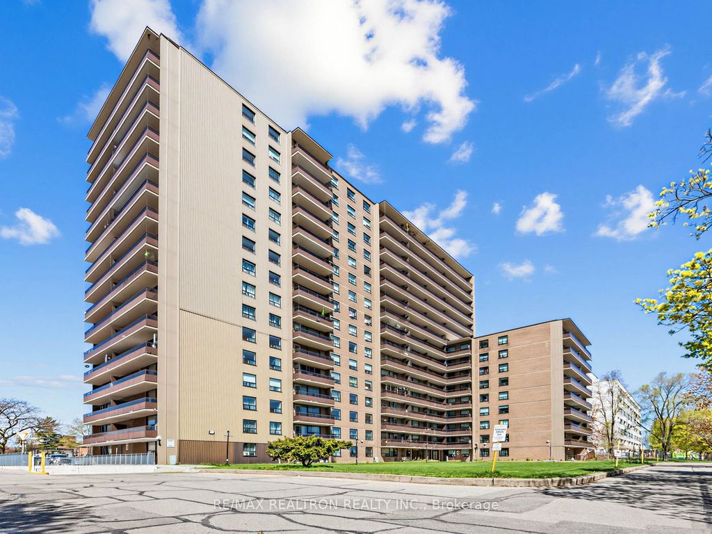 Photo of 180 Markham Road #501, Toronto, ON M1M 2Z9 (MLS # E13122534)