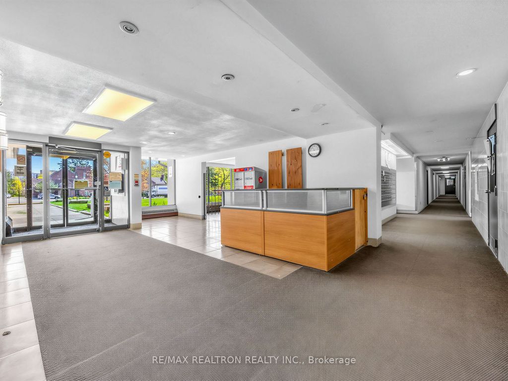 Photo of 180 Markham Road #501, Toronto, ON M1M 2Z9 (MLS # E13122534)