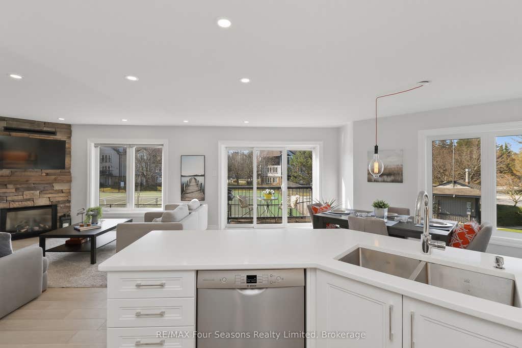 Photo of 835 Suncrest Circle, Collingwood, ON L9Y 5C7 (MLS # S13041774)