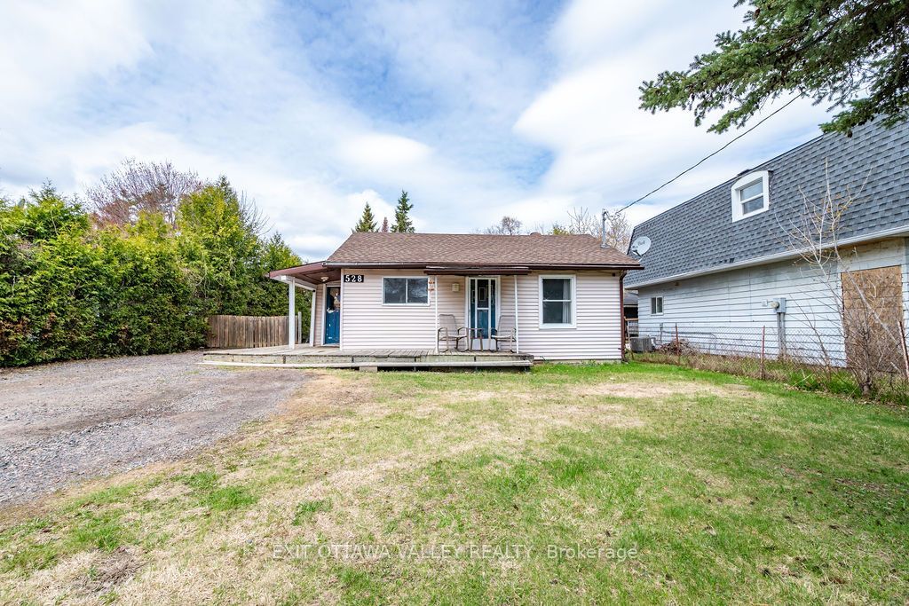 Photo of 528 Almira Street, Pembroke, ON K8A 3Z9 (MLS # X13075638)