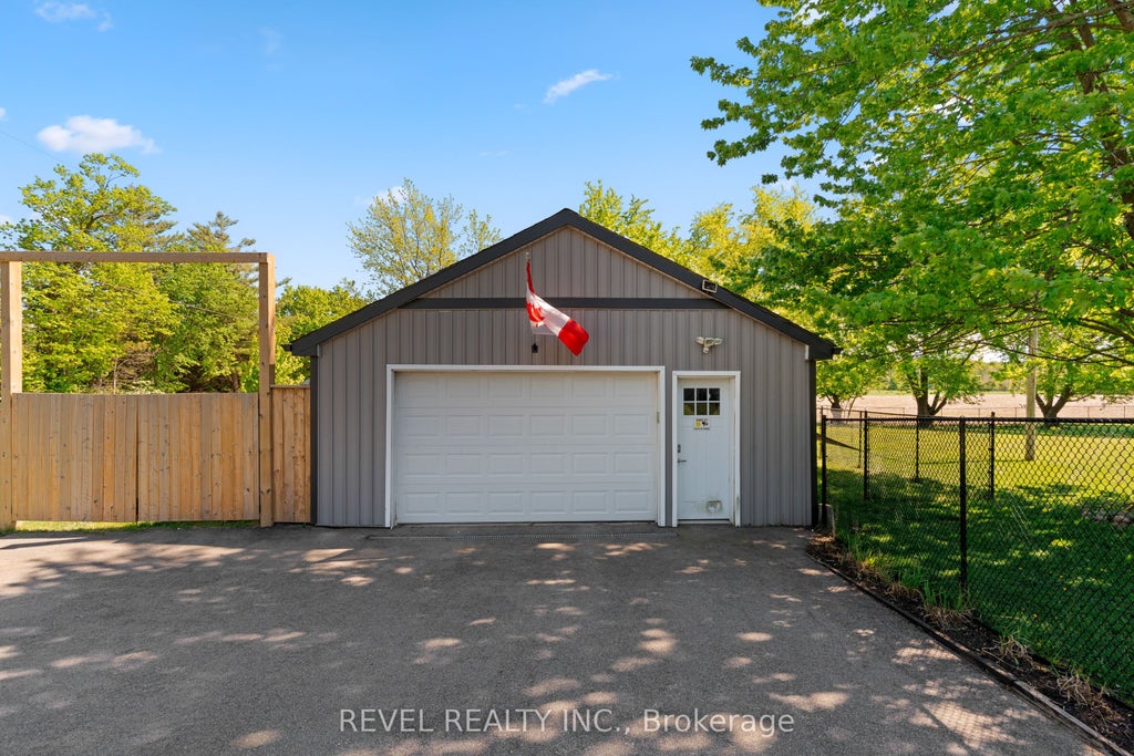 Photo of 6537 9 COUNTY Road, Clearview, ON L0M 1S0 (MLS # S13665138)
