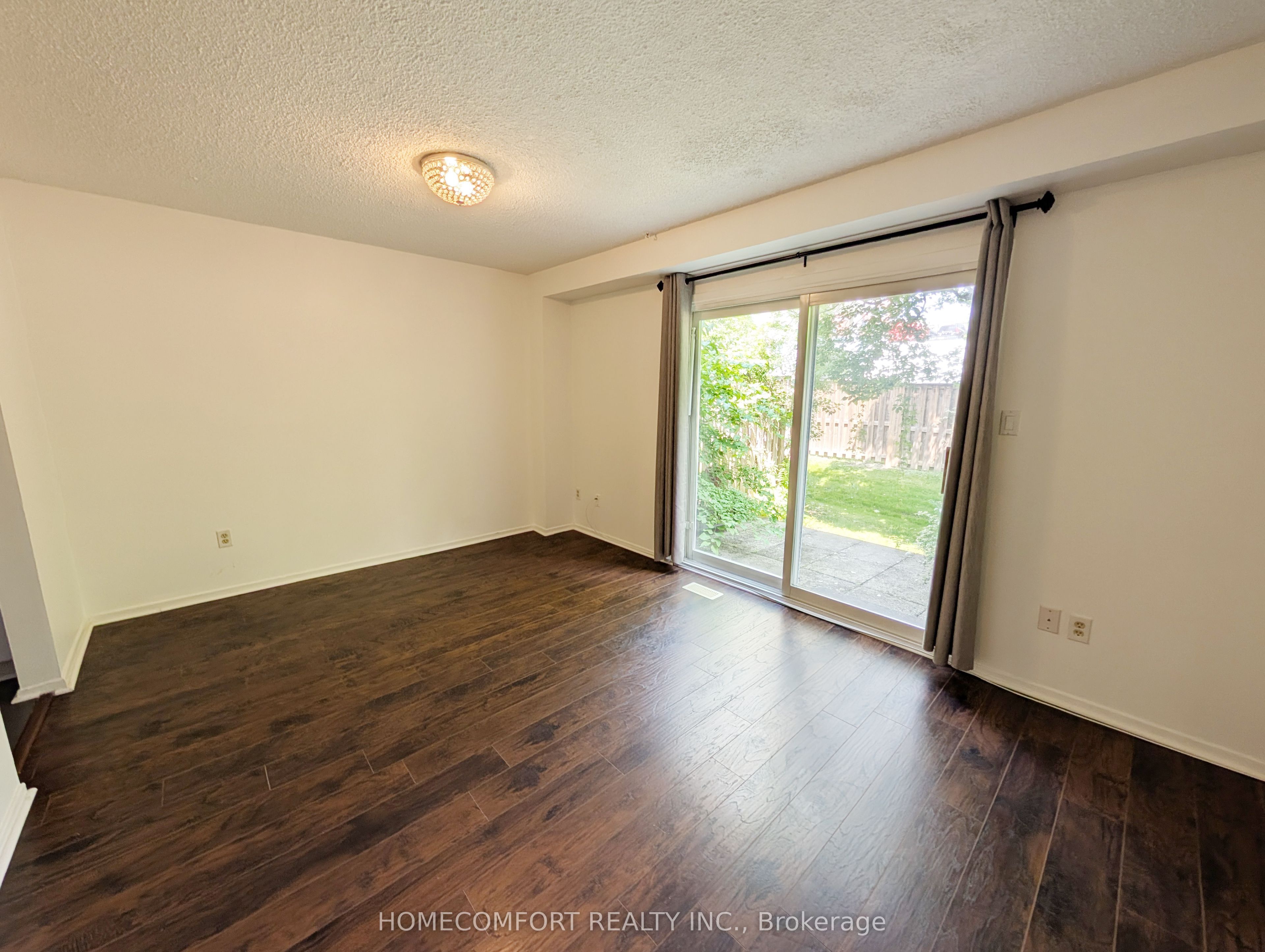 21 Thatcher's Mill Way 39