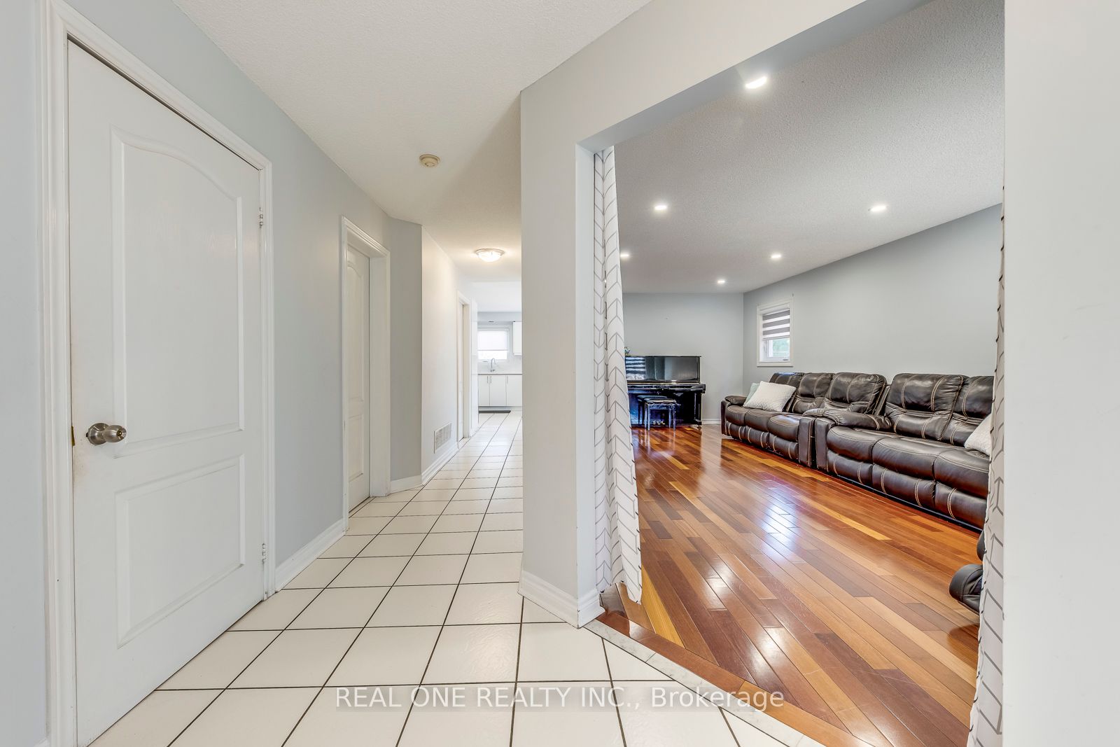 826 Winterton Way