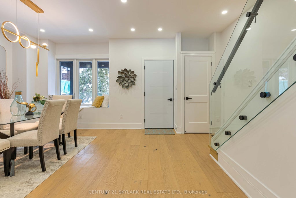 Photo of 208 Gainsborough Road, Toronto, ON M4L 3C6 (MLS # E14088112)