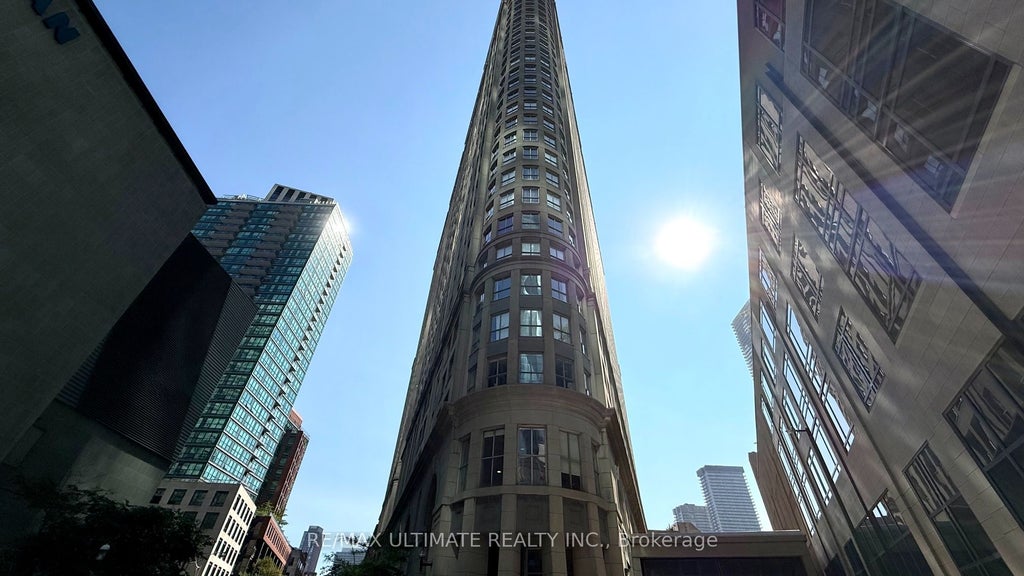 Photo of 25 The Esplanade N/A #913, Toronto, ON M5E 1W5 (MLS # C13605482)