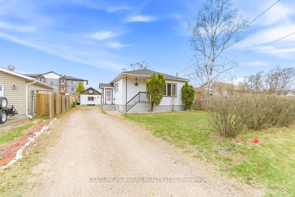 Photo of 14 Wilbert Street, Petawawa, ON K8H 2C6 (MLS # X13078936)