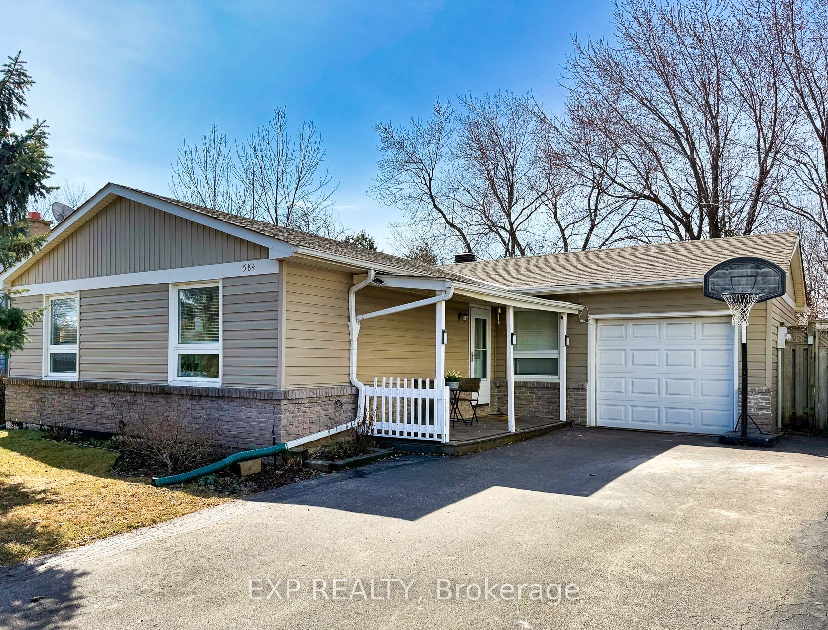 584 Elliott Crescent