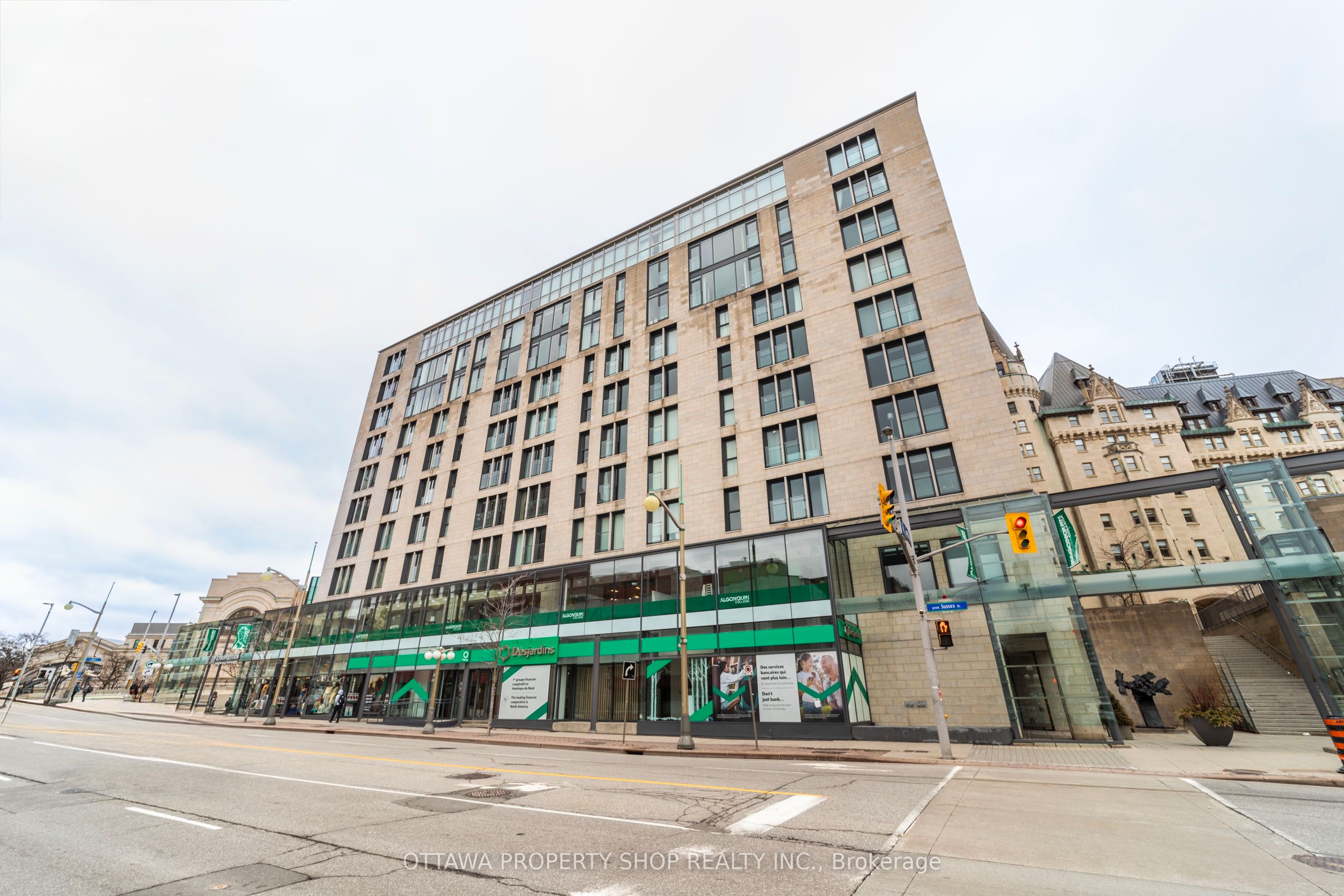 700 Sussex Drive 403