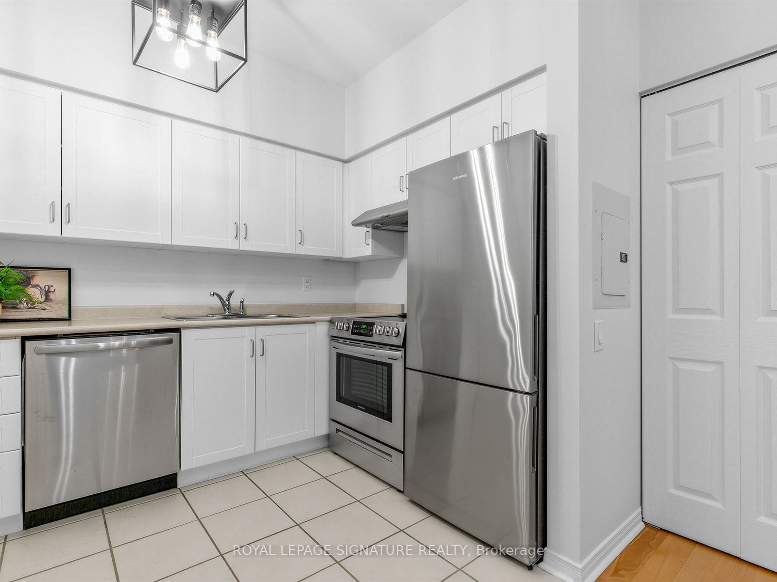 120 Lombard Street 803