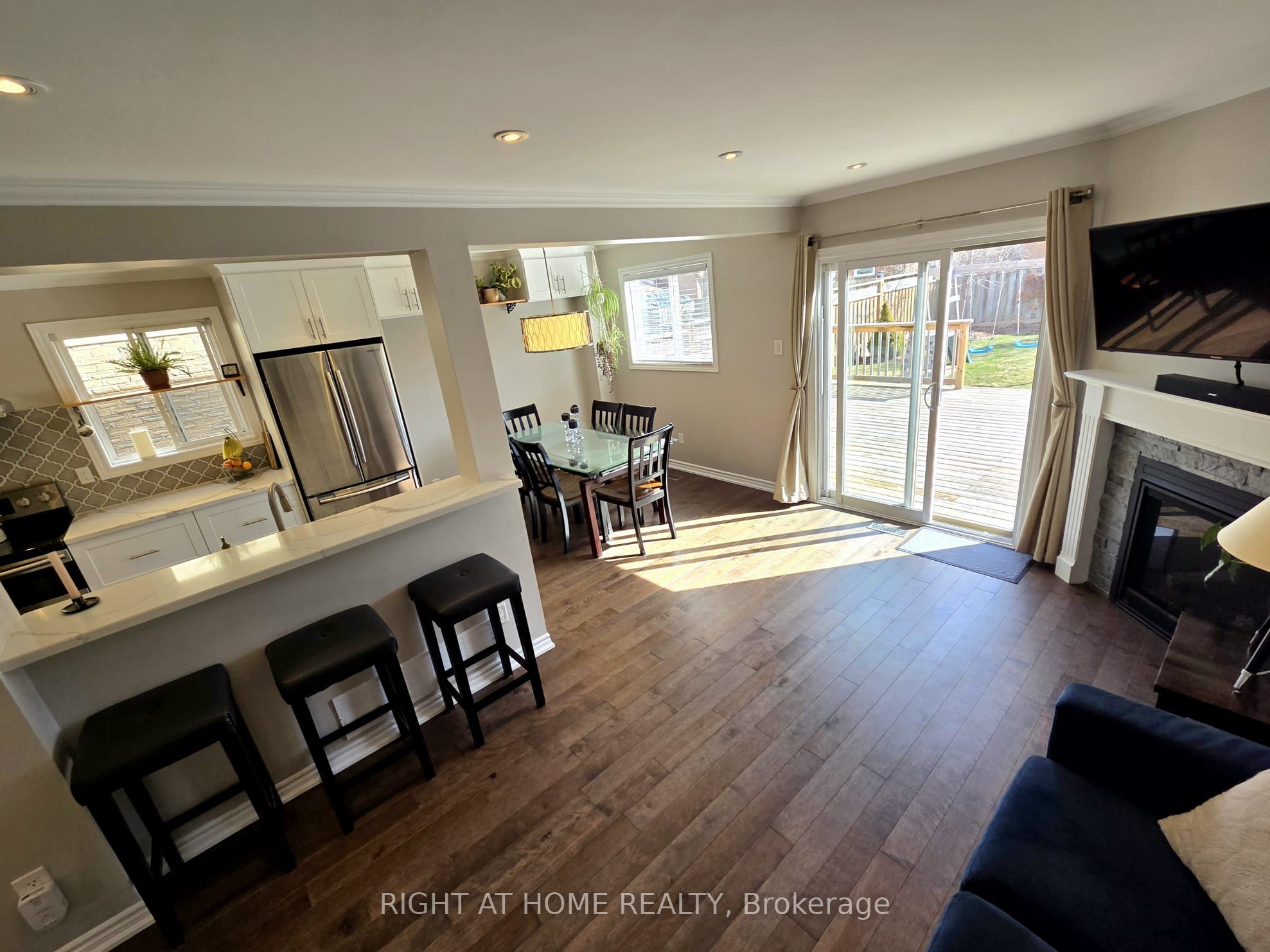 6914 Cordingley Crescent