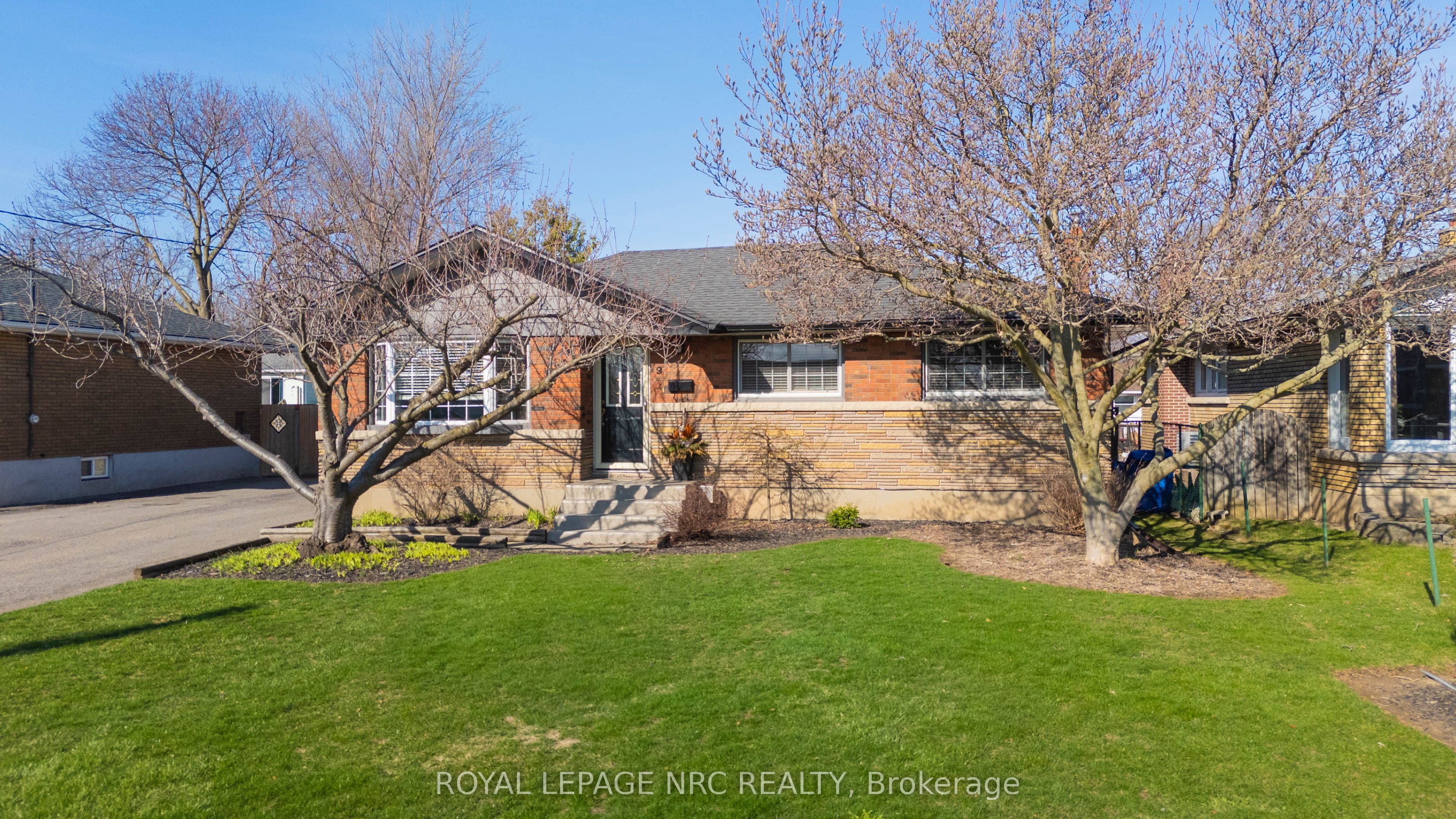9 Greenhill Drive