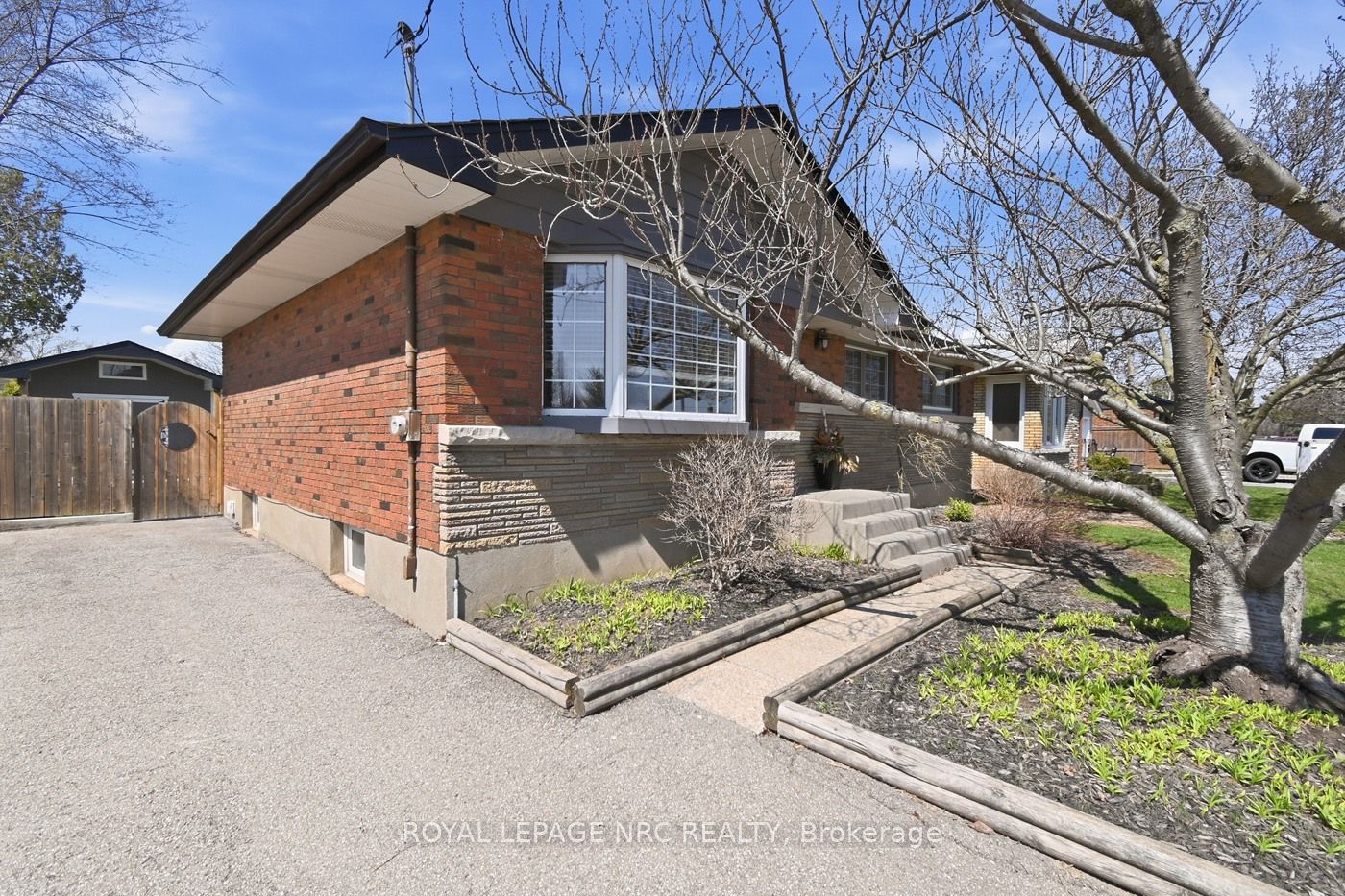 9 Greenhill Drive