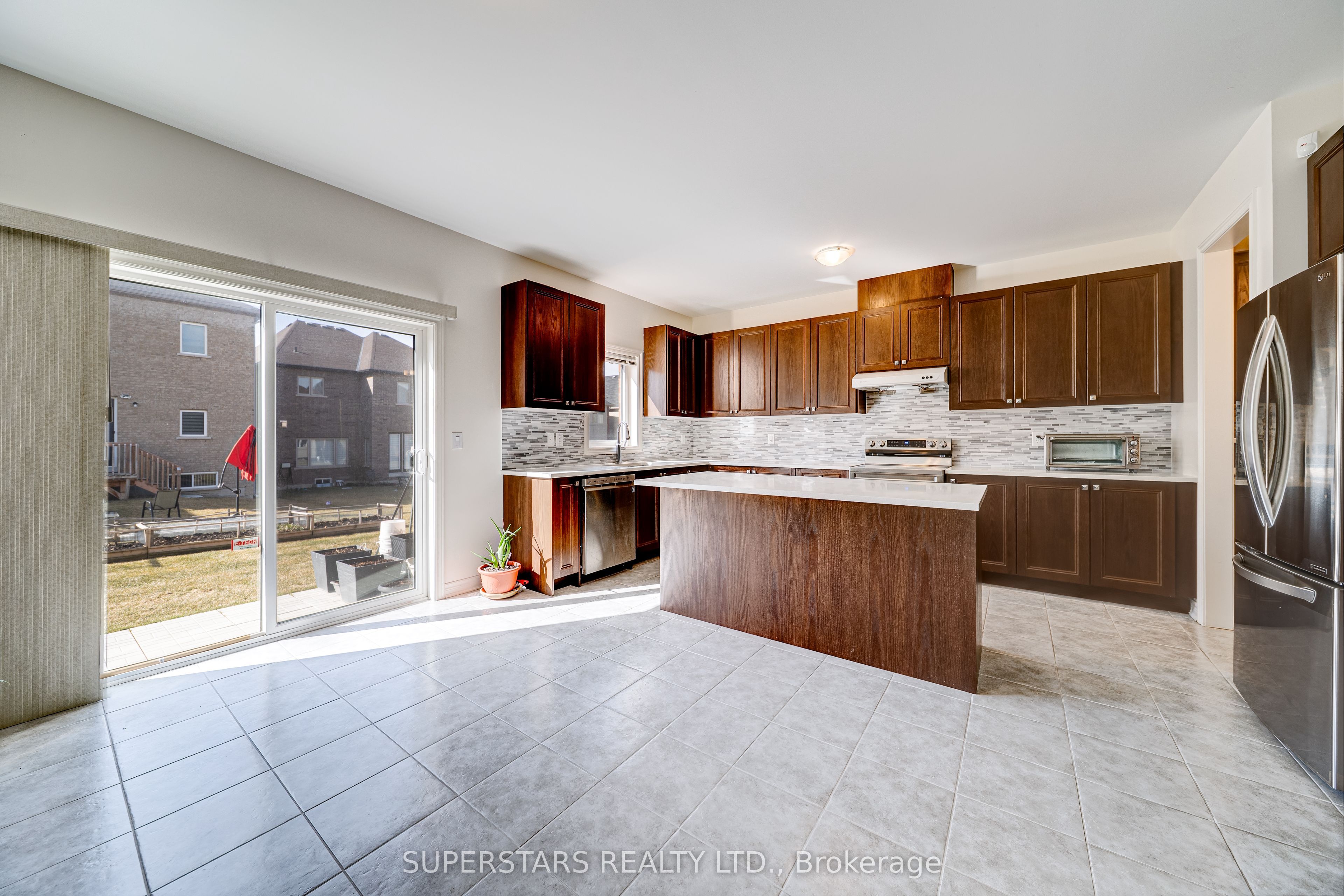 7 Kenneth Ross Bend