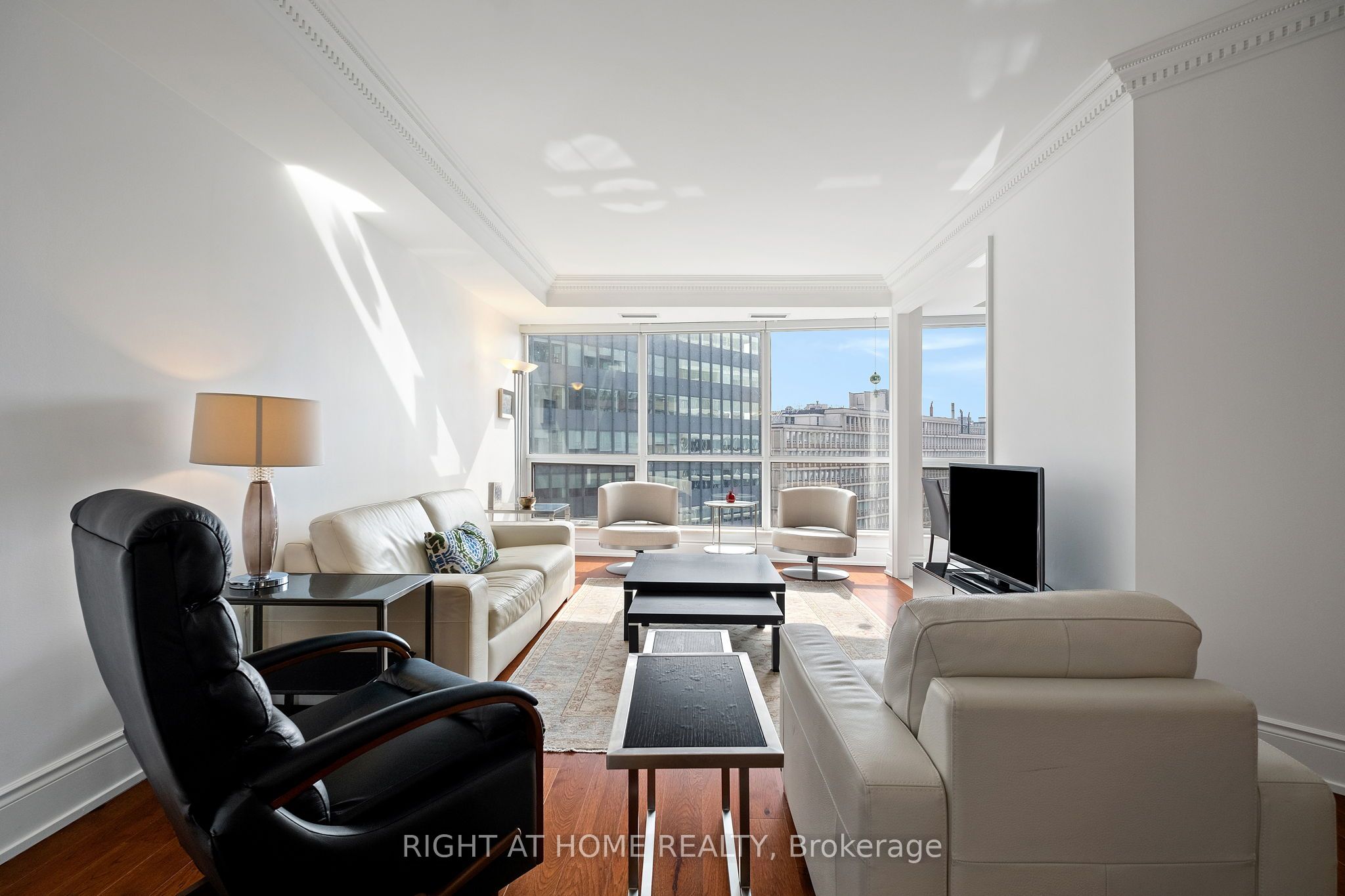 10 Bellair Street 1104