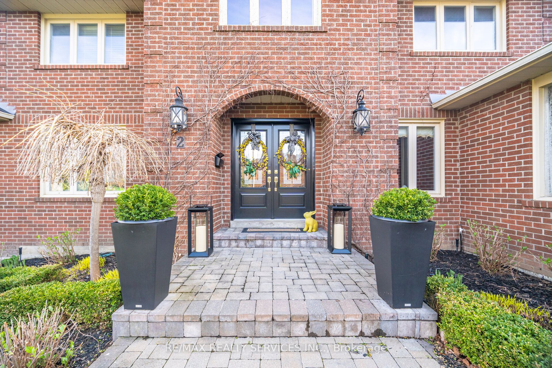 2 WHITMORE Court