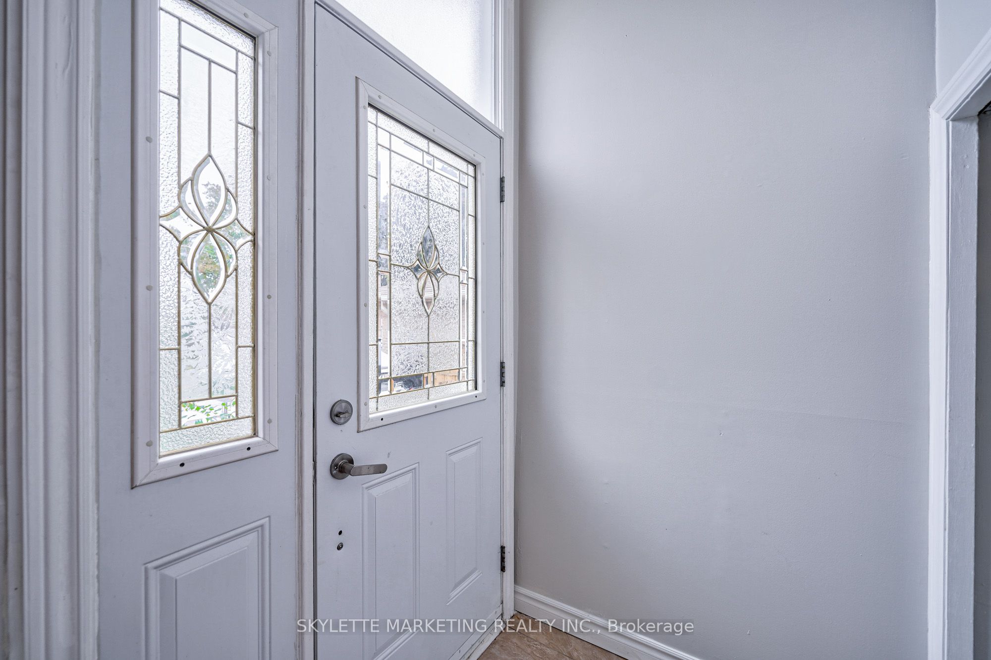 3425 Oakglade Crescent