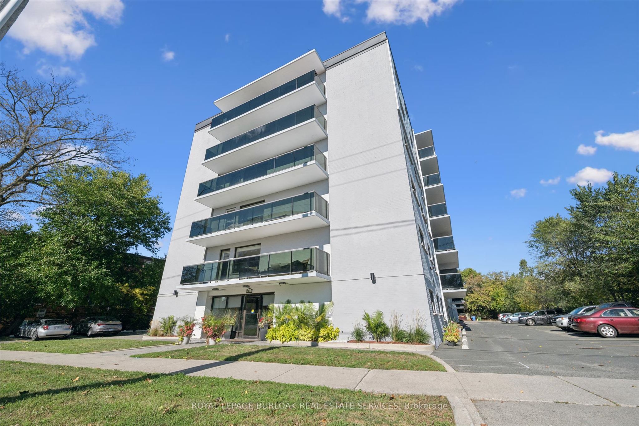 2411 New Street 405