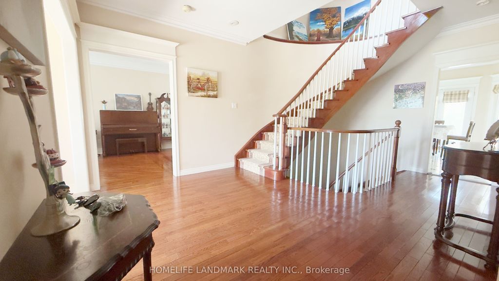 Photo of 136 Worth Boulevard, Vaughan, ON L4J 7V5 (MLS # N13140402)