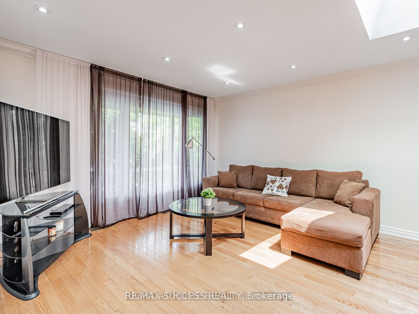 7 Point O'Woods Drive